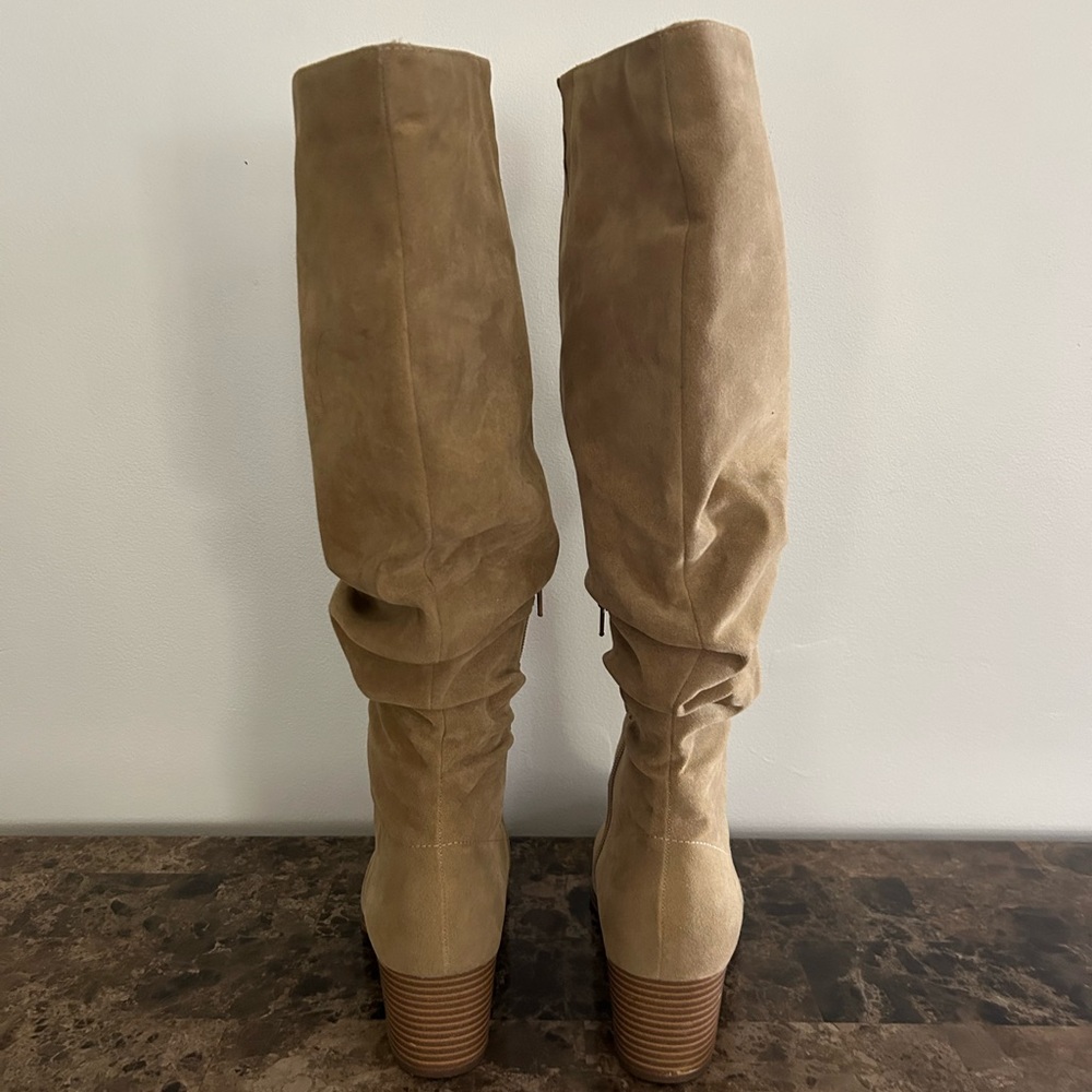 Amazon Essentials Beige Slouchy Heeled Boots - image 5